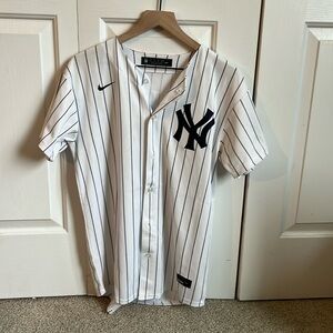 New York Yankees Derek Jeter Nike Jersey (youth size xl)
